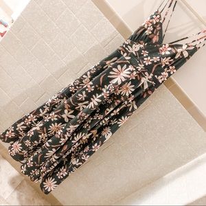 ✨Beautiful midi floral dress✨